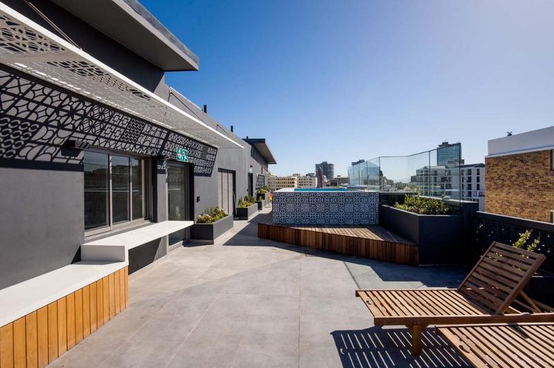 2 Bedroom Property for Sale in Sea Point Western Cape